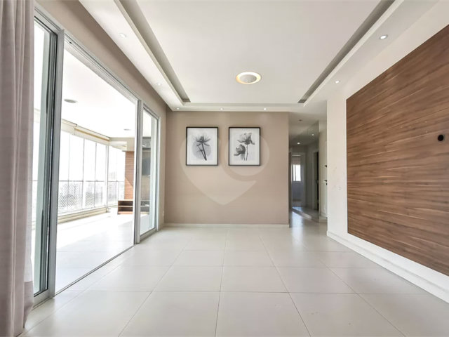Apartamento à venda com 3 quartos, sendo 2 suítes,  em Vila Mariana, São Paulo, SP
