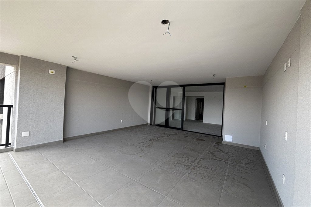 Apartamento à venda com 3 suítes em Vila Romana, São Paulo, SP