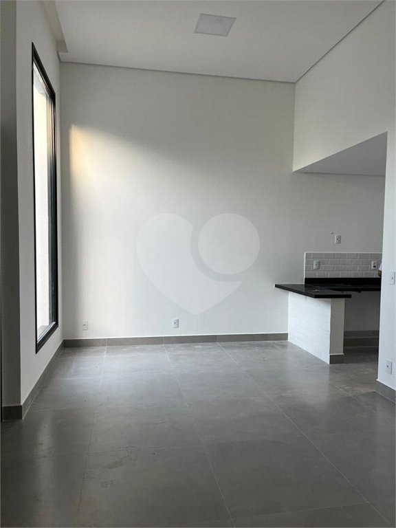Casa à venda com 3 quartos, sendo 1 suíte, no condomínio Portal dos Sabiás, Itu - SP
