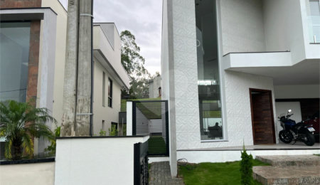 Casa à venda com 4 quartos, sendo 3 suítes,  no condomínio Mosaico Essence - Fase 1, Mogi das Cruzes - SP