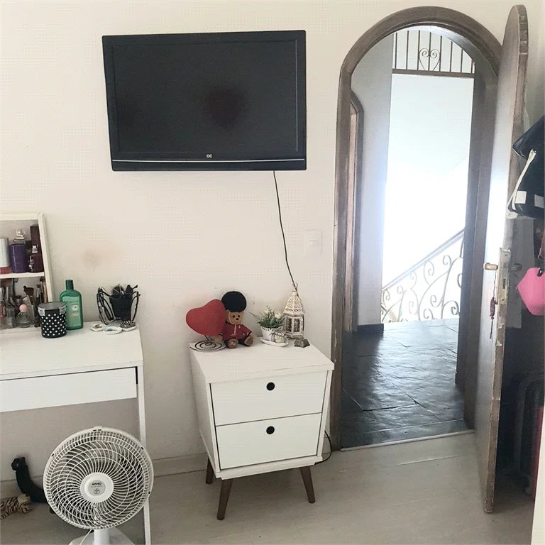Sobrado à venda com 4 quartos, sendo 2 suítes, em Jardim Leonor, São Paulo, SP