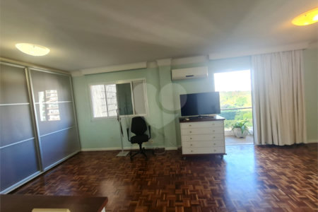 Apartamento à venda com 3 quartos, sendo 2 suítes, em Alto da Boa Vista, São Paulo, SP