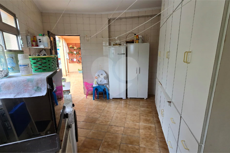 Sobrado à venda com 4 quartos, sendo 1 suíte, em Jardim Regina, São Paulo, SP