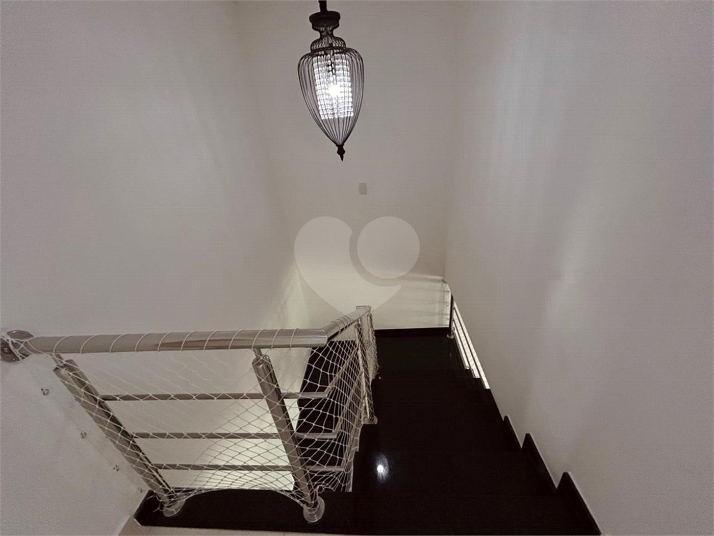 Duplex à venda com 1 quarto, sendo 3 suítes, em Taperapuan, Porto Seguro, BA