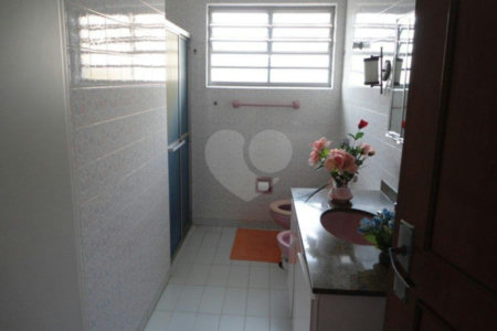 Casa à venda com 4 quartos, sendo 1 suíte, em Santana, São Paulo, SP
