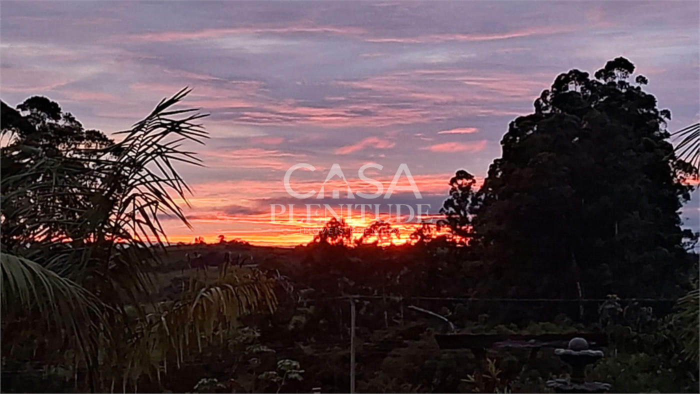 Chácara à venda com 4 quartos, sendo 1 suíte, em Zona Rural, Porangaba, SP
