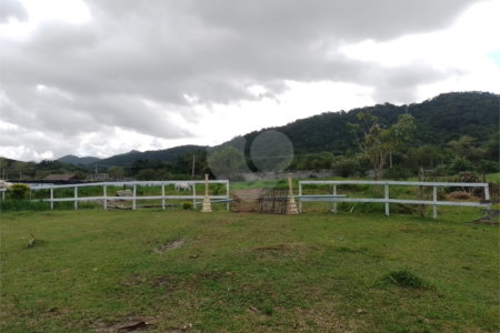 Sítio à venda com 4 quartos, sendo 3 suítes, em Caxito, Maricá, RJ