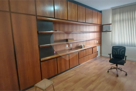 Apartamento à venda com 4 quartos, sendo 1 suíte,  em Laranjeiras, Rio de Janeiro, RJ