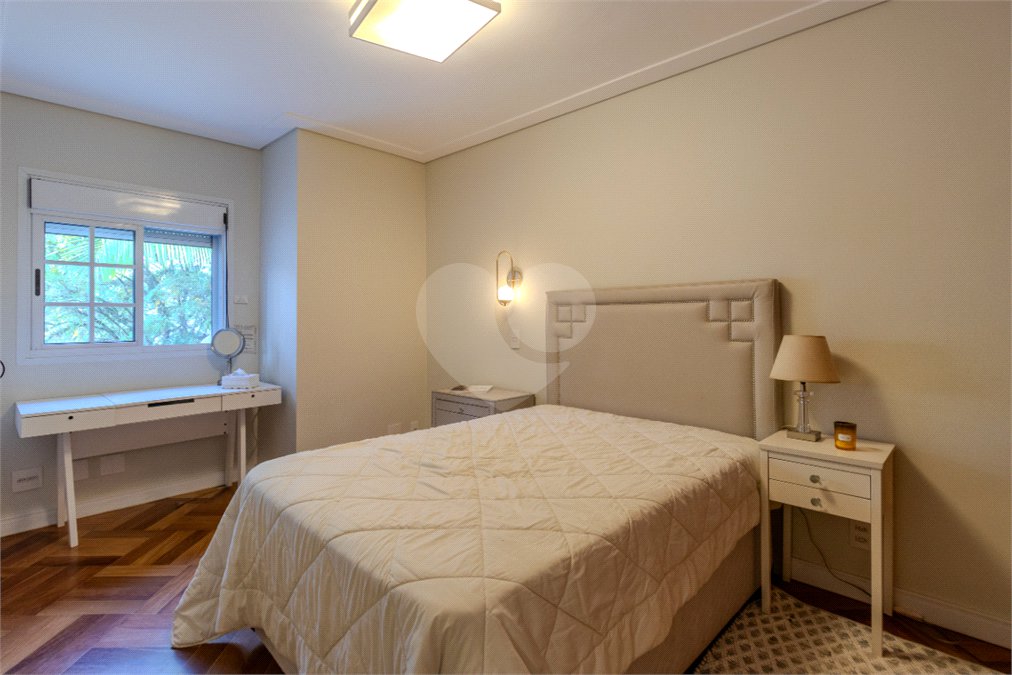 Casa à venda com 5 quartos, sendo 3 suítes, no condomínio Boulevard Saint Michael, São Paulo - SP