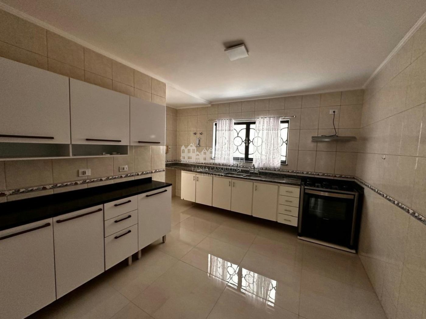 Casa para alugar com 3 suítes em Vila Santista, Atibaia, SP