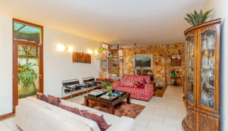 Sobrado à venda com 4 quartos, sendo 2 suítes,  em Vila Madalena, São Paulo, SP