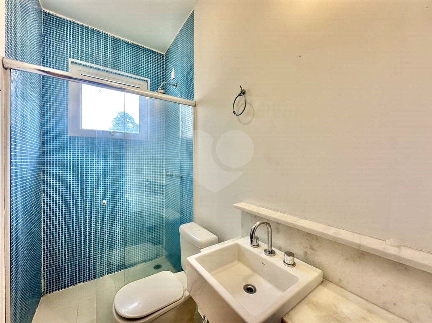 Casa à venda com 4 suítes no condomínio Recanto Impla, Carapicuíba - SP