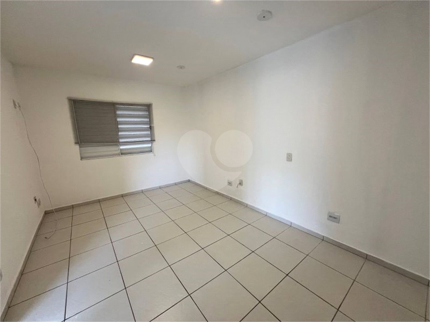 Casa à venda ou para alugar com 4 quartos, sendo 3 suítes, no condomínio Estância Marambaia, Vinhedo - SP