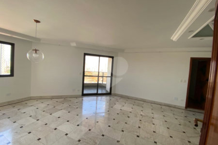 Apartamento com 4 dormitórios , sendo 1 suíte , 2 vagas , à venda na Moóca.
