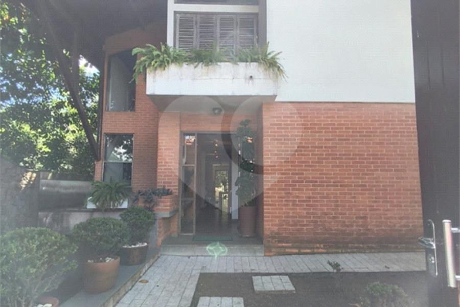 Sobrado amplo no Jardim Leonor de Barros – Excelente potencial!
