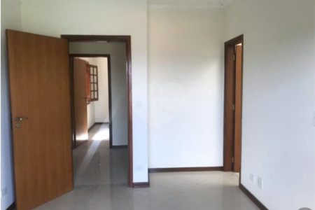 Casa à venda com 4 suítes em Nova Gardênia, Atibaia, SP