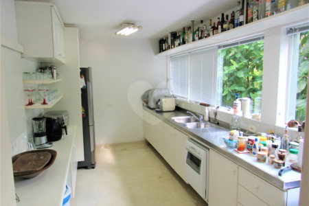 Casa à venda com 3 quartos, sendo 1 suíte, em Guarapiranga, São Paulo, SP