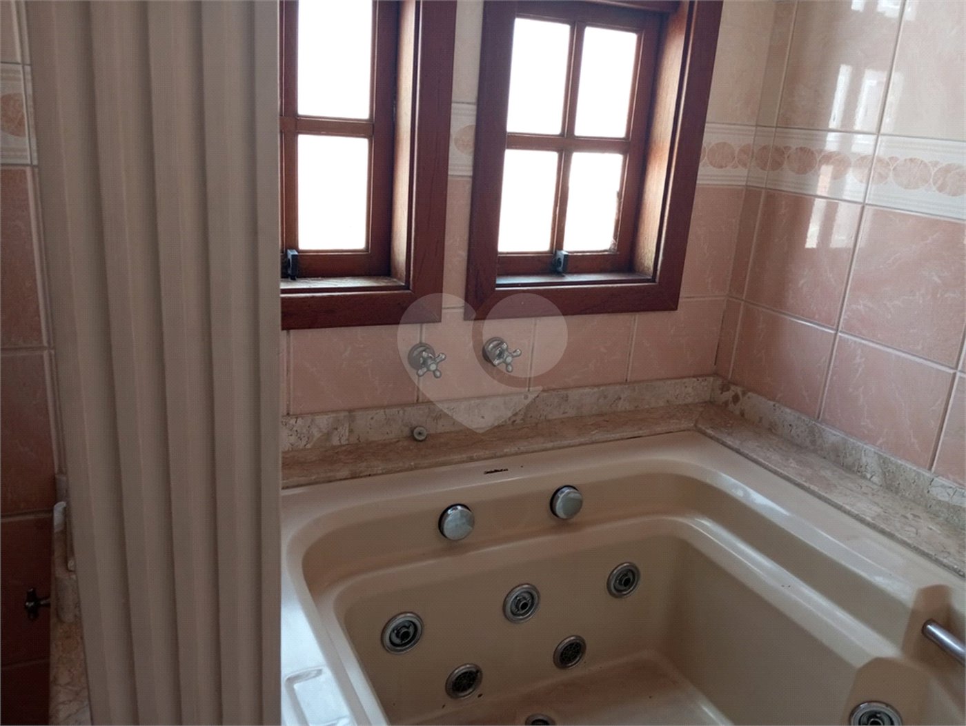 Casa à venda com 3 quartos, sendo 1 suíte, em Vila Nivi, São Paulo, SP