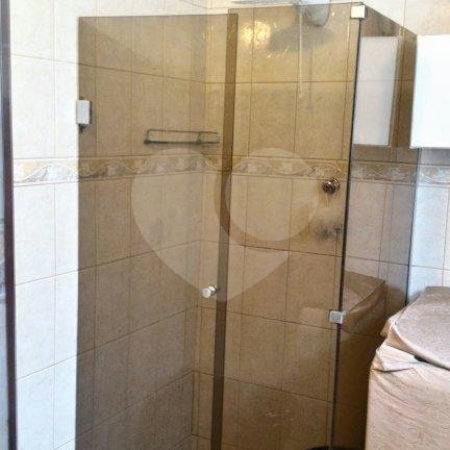 Sobrado à venda com 6 quartos em Chora Menino, São Paulo, SP