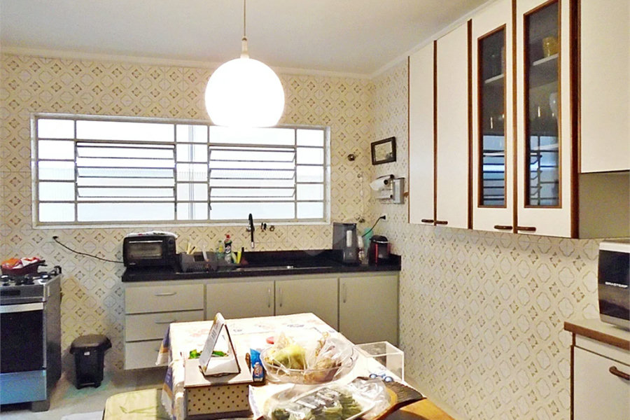Casa à venda com 3 quartos, sendo 1 suíte, no condomínio Praça Doutor José Augusto César,8, São Paulo - SP