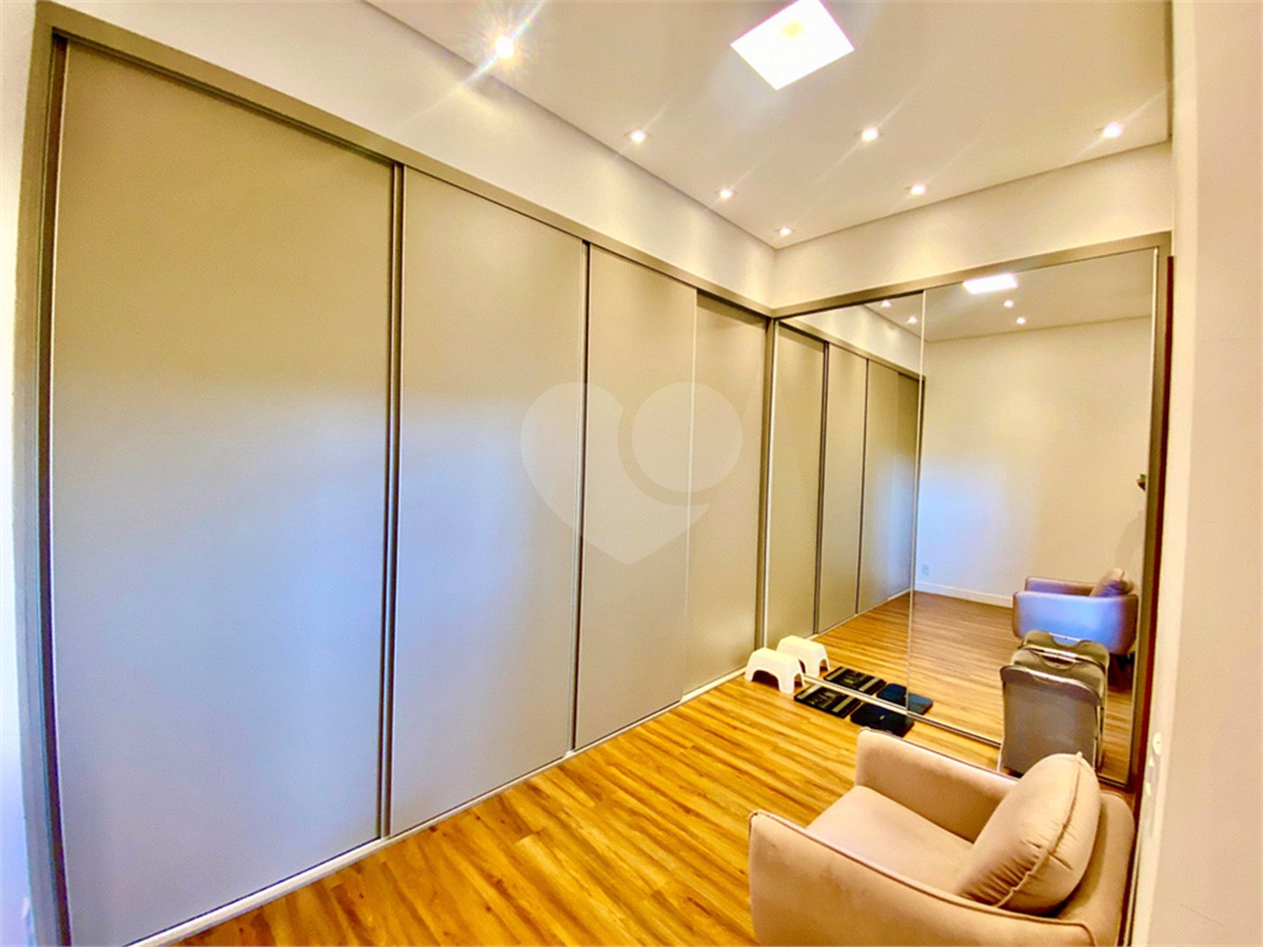 Casa à venda com 5 suítes em Glebas, Louveira, SP