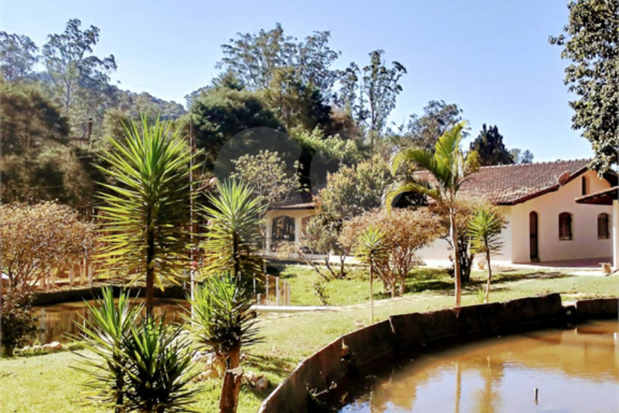Chácara à venda com 4 quartos em Pirucaia, Mairiporã, SP