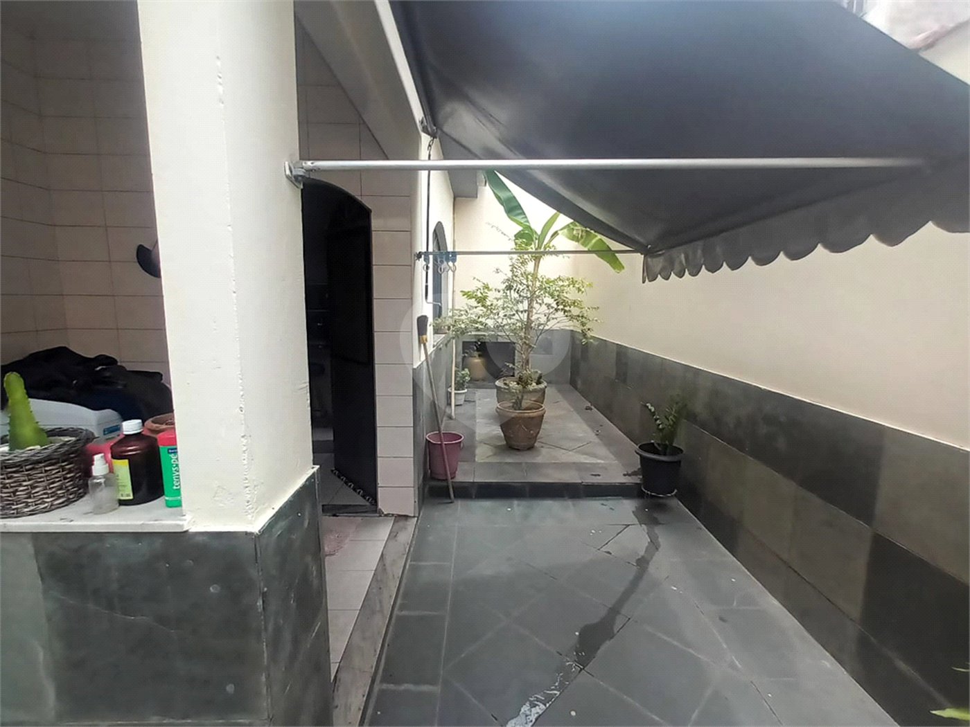 Casa à venda com 2 quartos, sendo 1 suíte, no condomínio Parque Central, Rio de Janeiro - RJ