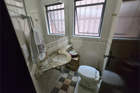 Sobrado à venda com 3 suítes em Chora Menino, São Paulo, SP