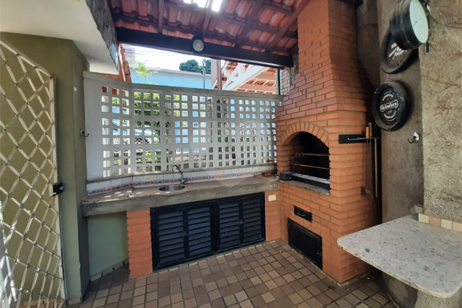 Casa à venda ou para alugar com 3 quartos, sendo 2 suítes, no condomínio Chácara das Rosas, São Paulo - SP