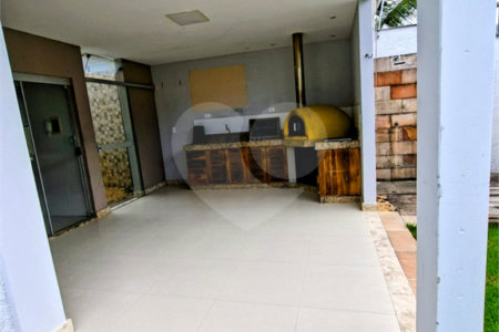 Casa à venda com 3 quartos, sendo 2 suítes, em Orla Norte, Porto Seguro, BA
