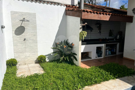 Casa à venda com 4 quartos, sendo 3 suítes, em Chácara Monte Alegre, São Paulo, SP