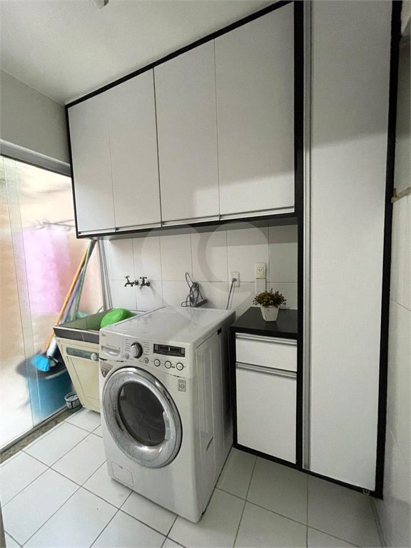 Casa à venda com 3 quartos, sendo 1 suíte, no condomínio Residencial Villagio Vitória, Guarulhos - SP