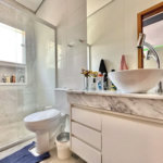Casa à venda com 4 quartos, sendo 3 suítes,  no condomínio Vilarejo, Carapicuíba - SP