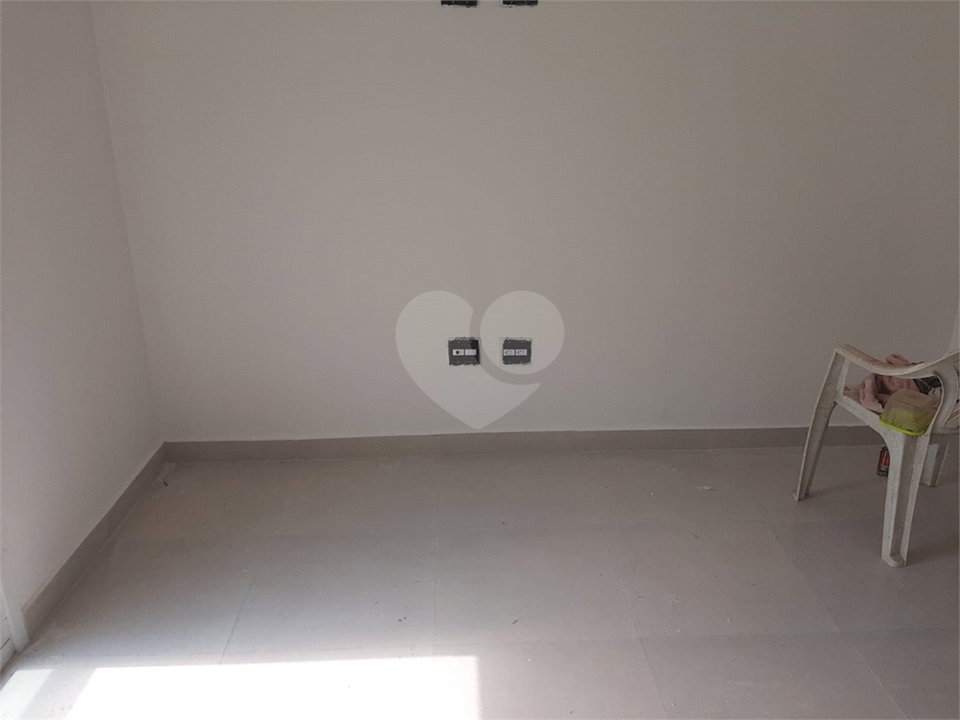 Sobrado à venda com 2 suítes em Vila Nivi, São Paulo, SP