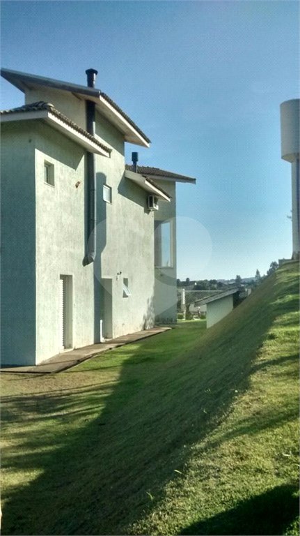 Casa à venda com 4 quartos, sendo 2 suítes, em Pinhal, Jarinu, SP
