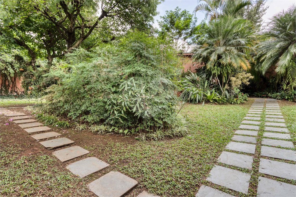 Casa à venda com 5 quartos, sendo 4 suítes, em Brooklin Velho, São Paulo, SP