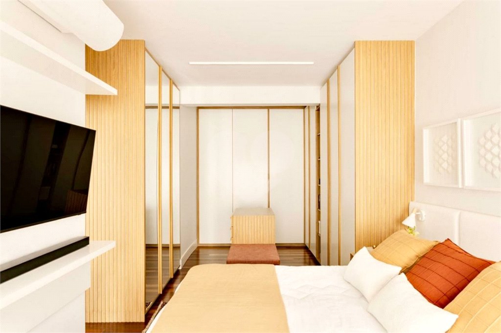 Apartamento à venda com 3 suítes em Moema, São Paulo, SP
