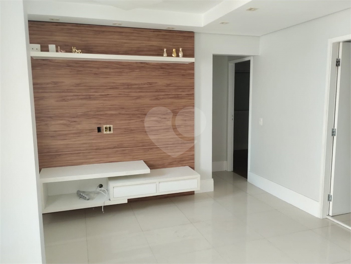 Apartamento para alugar com 2 quartos, sendo 1 suíte, em Vila Invernada, São Paulo, SP