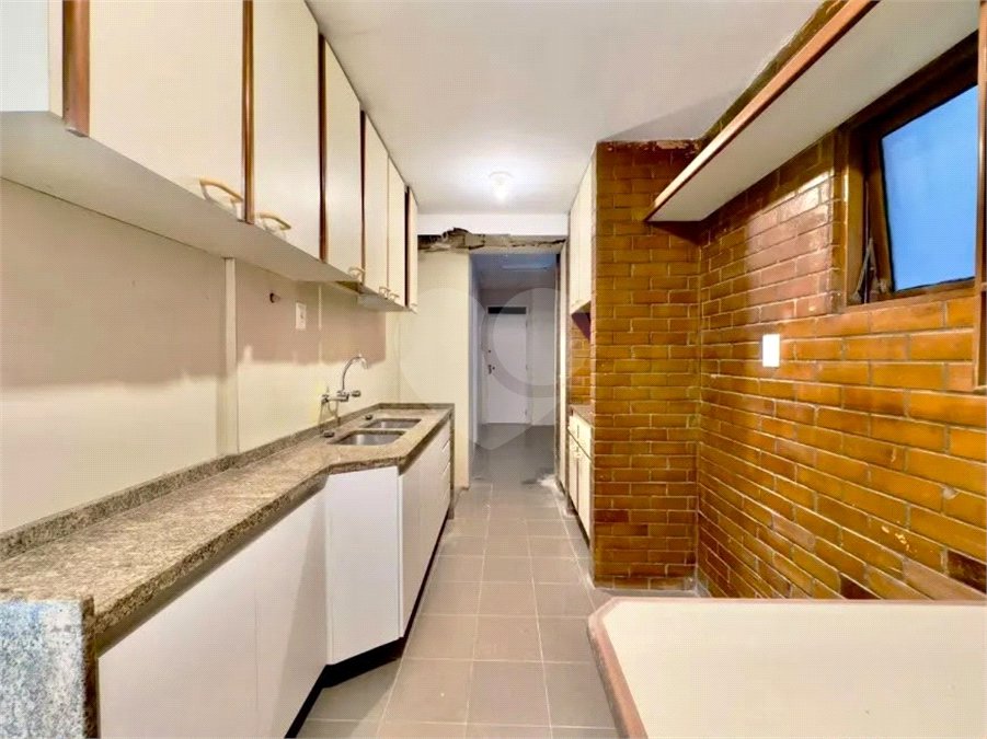 Apartamento à venda com 3 quartos, sendo 1 suíte,  em Leblon, Rio de Janeiro, RJ