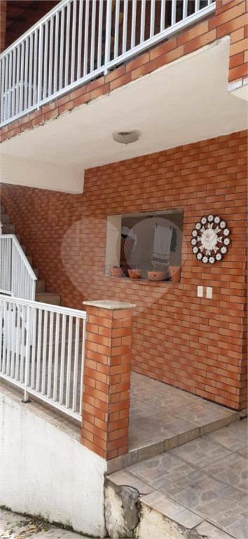 Casa à venda com 3 quartos, sendo 1 suíte, no condomínio Parque Suiça, Caieiras - SP