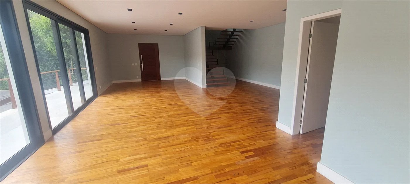 Casa à venda com 3 suítes no condomínio Alpes da Cantareira, Mairiporã - SP