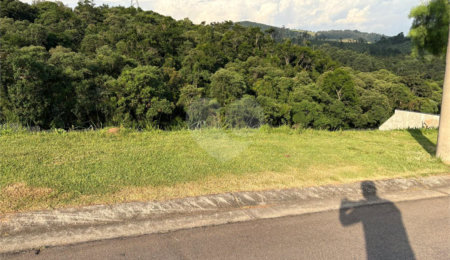 Terreno à venda com 1 suíte no condomínio Residencial Campo de Toscana, Vinhedo - SP