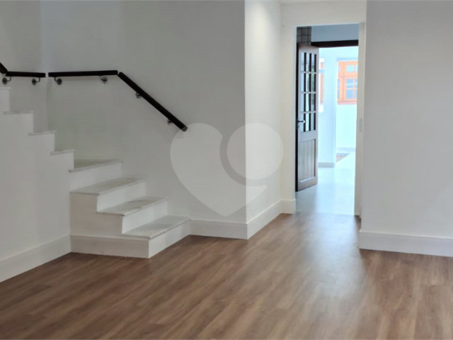 Casa de Vila à venda com 3 quartos, sendo 2 suítes,  em Santo Amaro, São Paulo, SP
