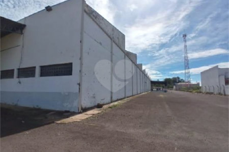 Galpão Comercial .