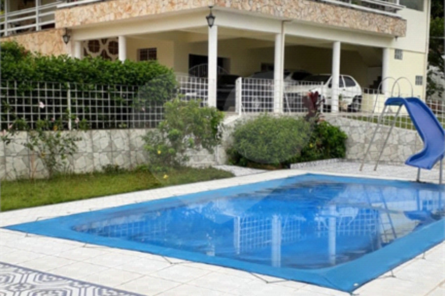 Casa à venda com 3 suítes no condomínio Gleba II, Mairiporã - SP