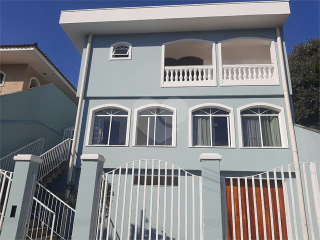 Sobrado à venda com 4 quartos, sendo 2 suítes,  em Tremembé, São Paulo, SP