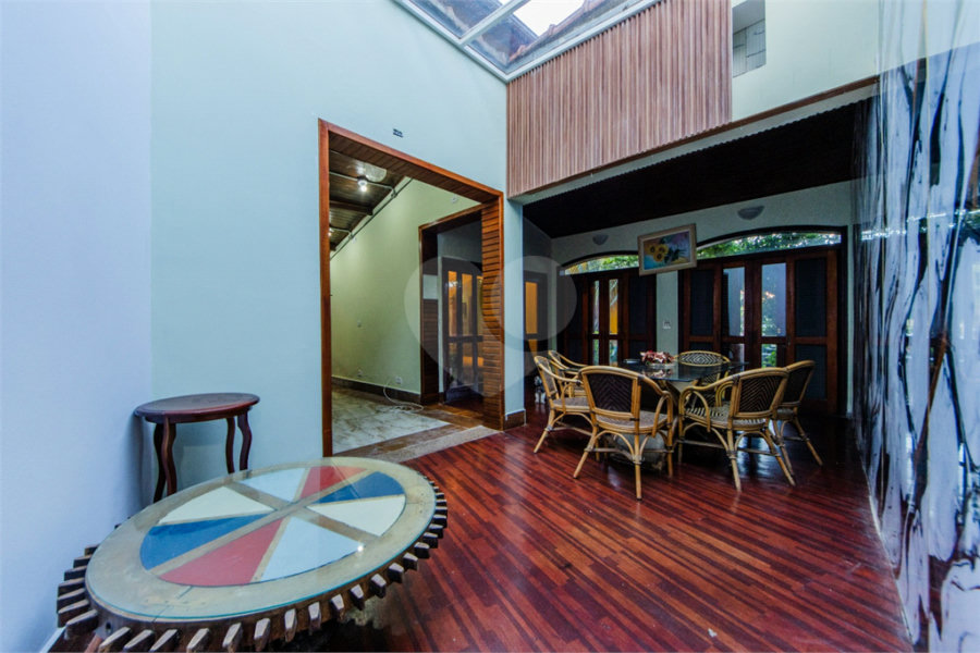 Casa à venda ou para alugar com 4 quartos, sendo 3 suítes,  no condomínio Da Serra, São Paulo - SP