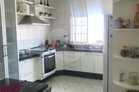 Sobrado à venda com 3 suítes em Vila Paulicéia, São Paulo, SP
