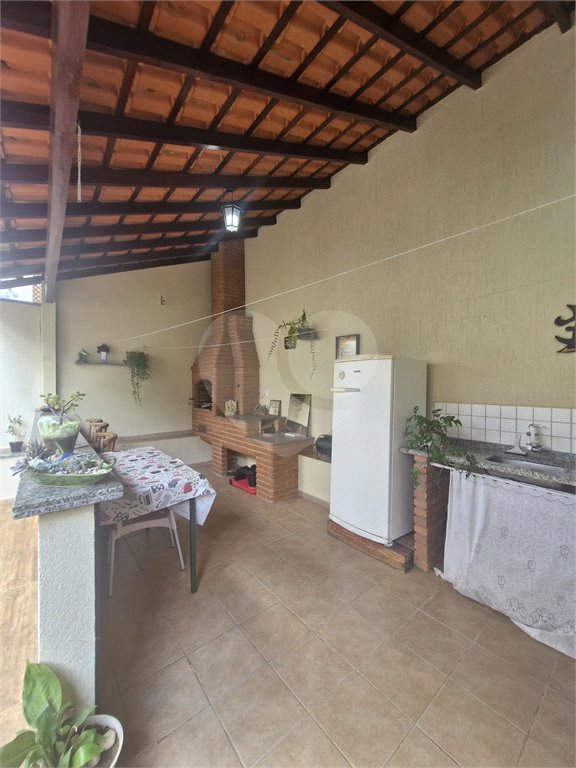 Casa à venda com 4 quartos, sendo 2 suítes, no condomínio Grape Village, Vinhedo - SP