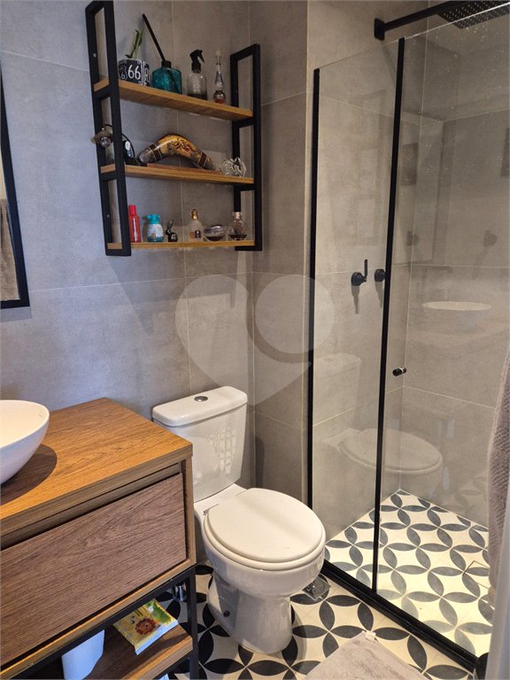 Apartamento à venda com 2 quartos, sendo 1 suíte,  em Quarta Parada, São Paulo, SP